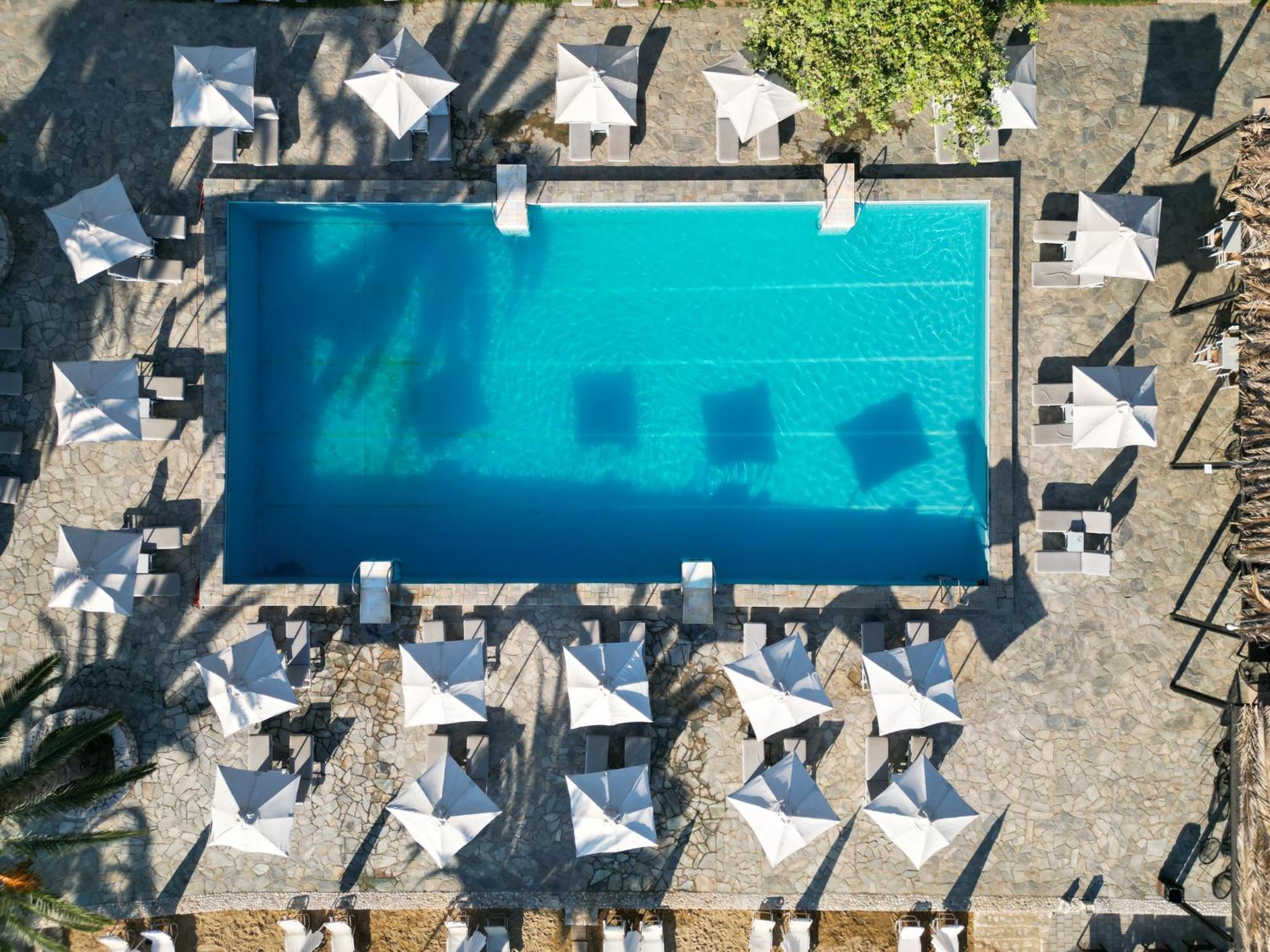 Long Beach Hotel & Resort Longos  Ngoại thất bức ảnh