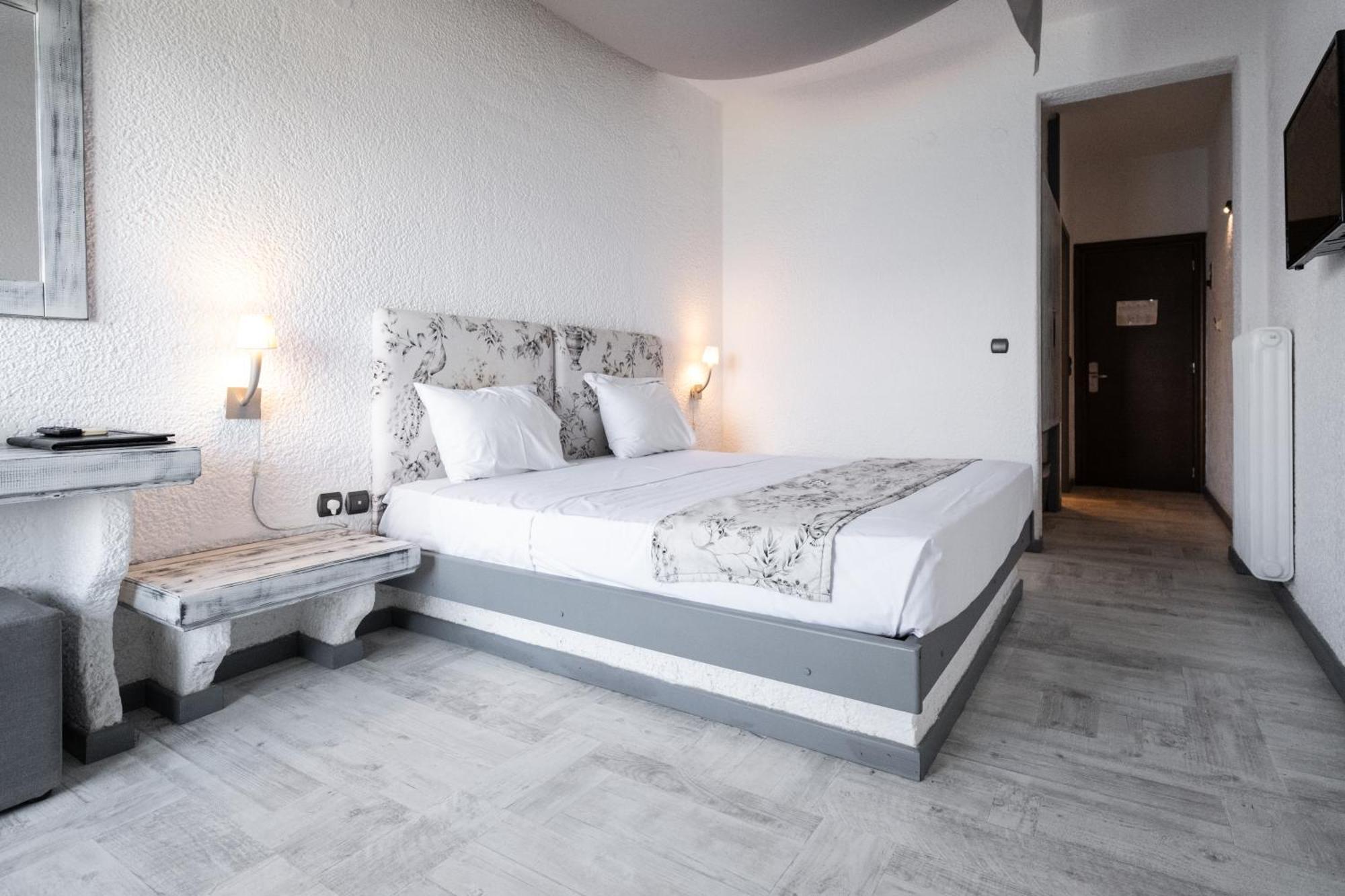 Long Beach Hotel & Resort Longos  Ngoại thất bức ảnh