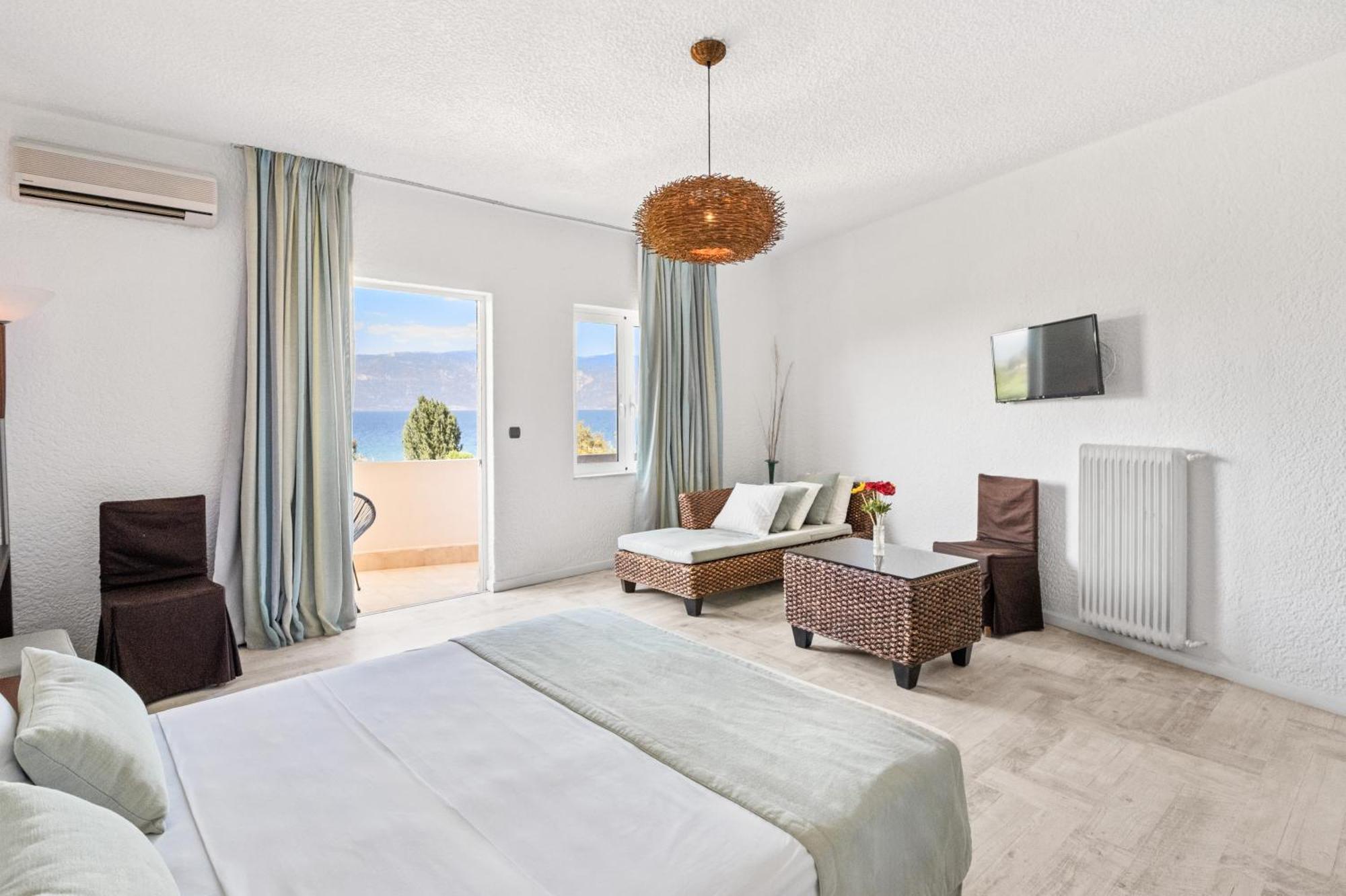 Long Beach Hotel & Resort Longos  Ngoại thất bức ảnh