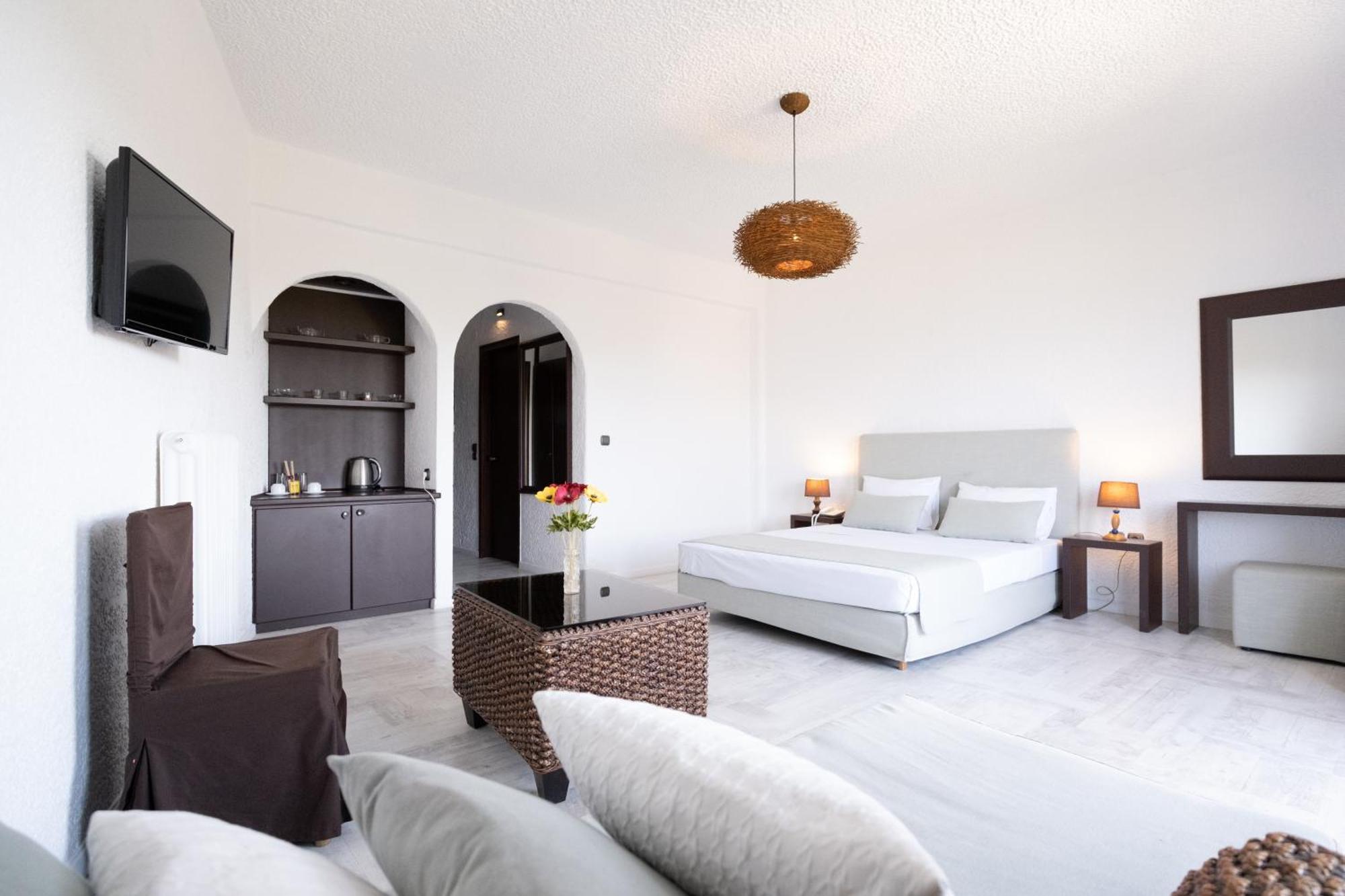 Long Beach Hotel & Resort Longos  Ngoại thất bức ảnh