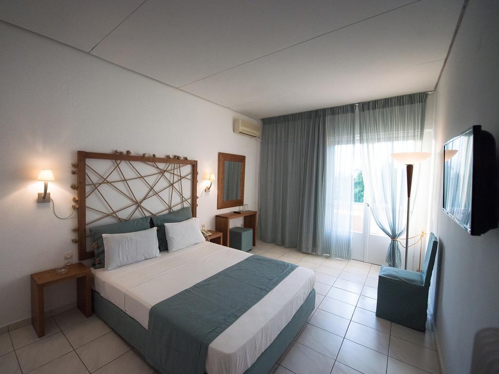 Long Beach Hotel & Resort Longos  Ngoại thất bức ảnh
